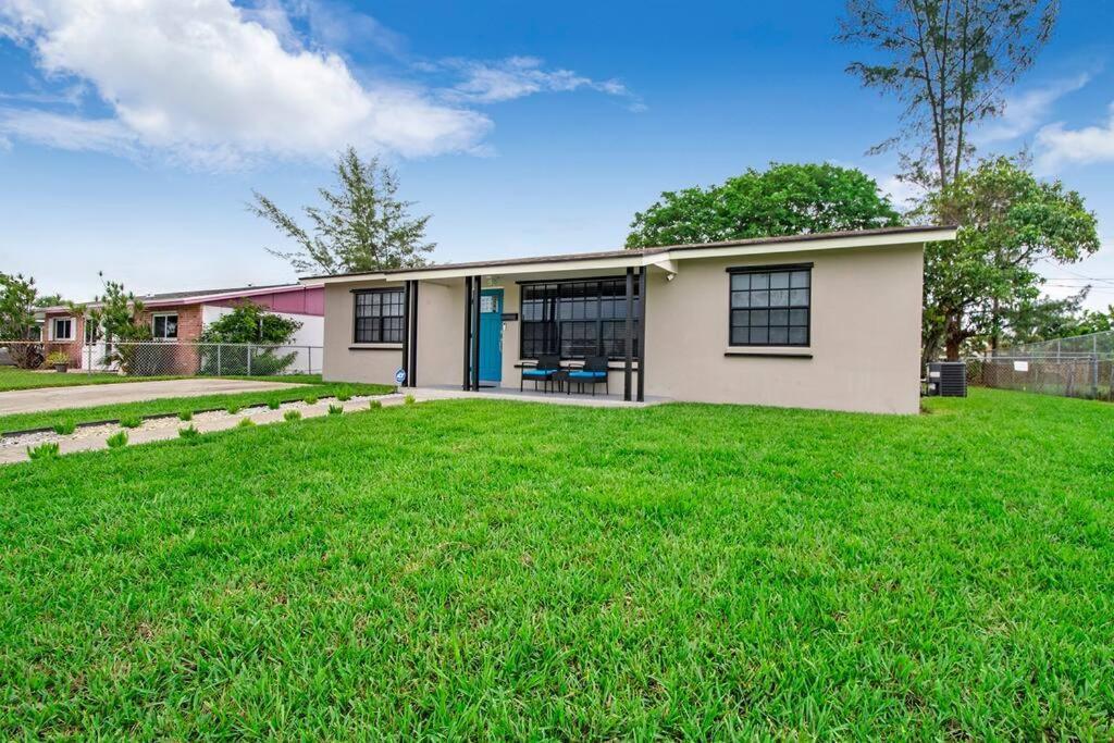 Modern Getaway Near The Beach With Room For A Boat West Palm Beach Ngoại thất bức ảnh