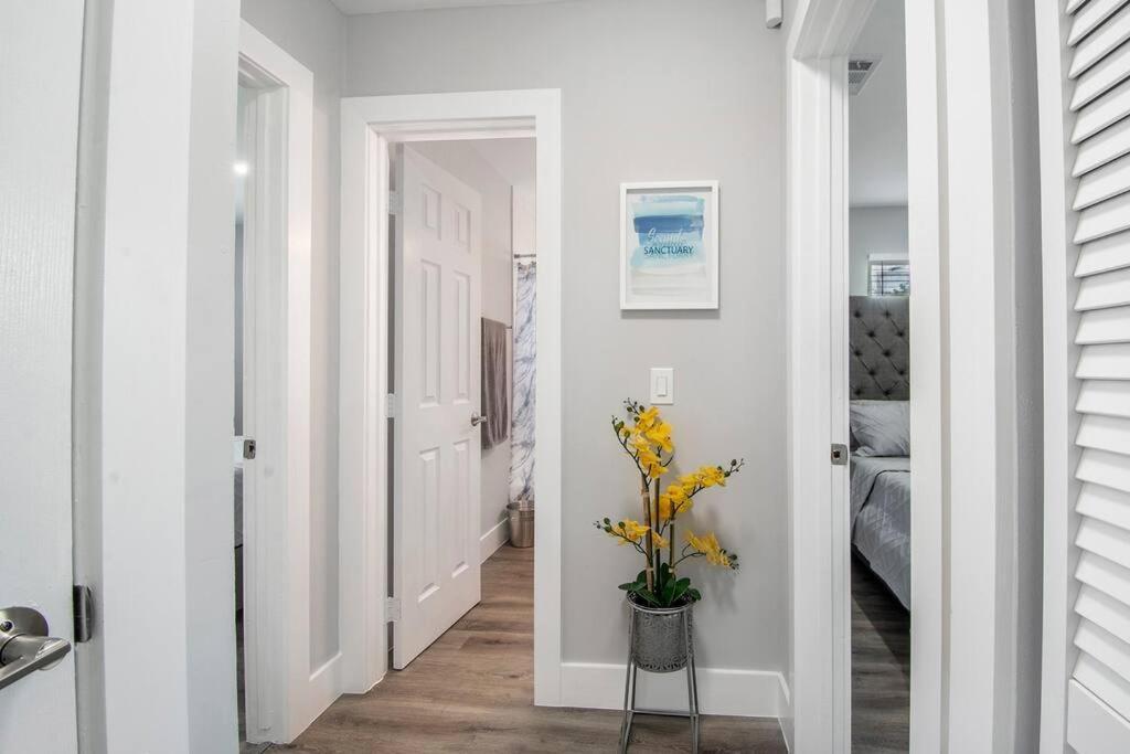 Modern Getaway Near The Beach With Room For A Boat West Palm Beach Ngoại thất bức ảnh