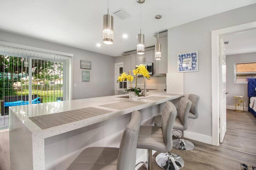 Modern Getaway Near The Beach With Room For A Boat West Palm Beach Ngoại thất bức ảnh