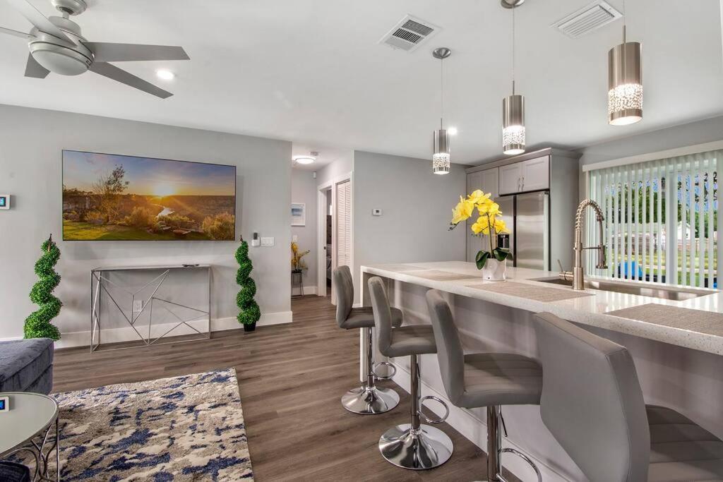 Modern Getaway Near The Beach With Room For A Boat West Palm Beach Ngoại thất bức ảnh
