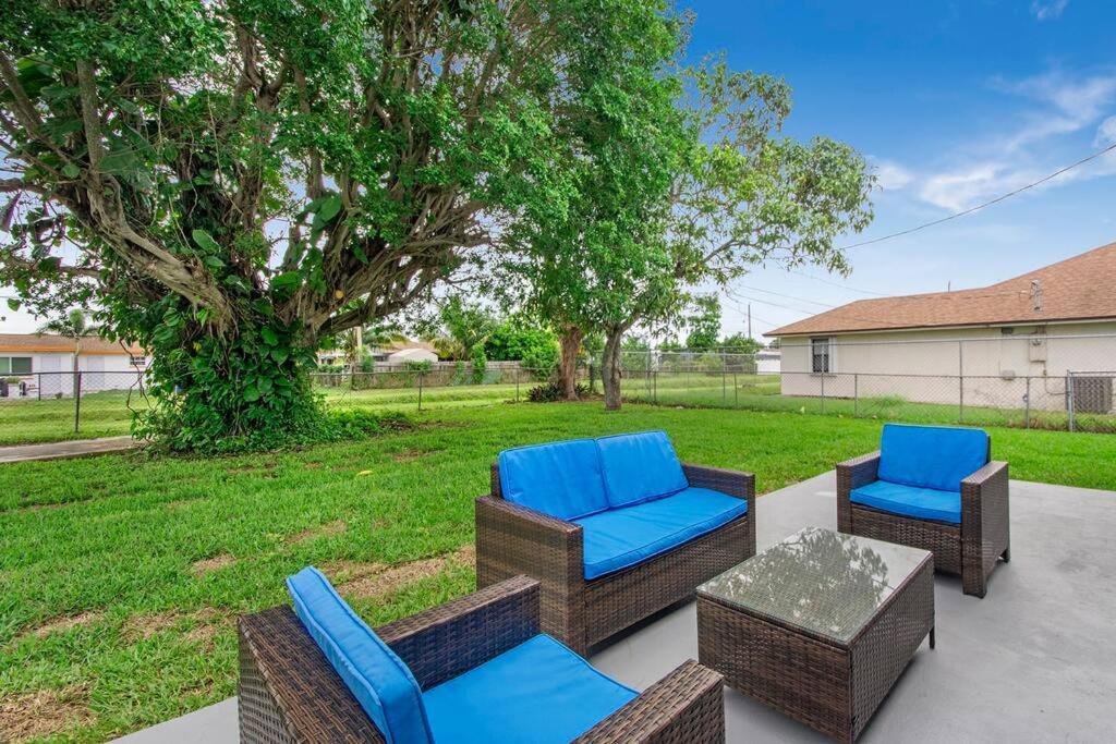 Modern Getaway Near The Beach With Room For A Boat West Palm Beach Ngoại thất bức ảnh